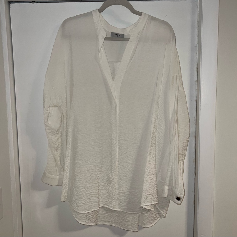 White loose shirt